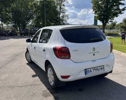 Белый Рено Сандеро, объемом двигателя 1 л и пробегом 142 тыс. км за 6900 $, фото 1 на Automoto.ua