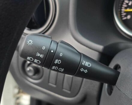 Белый Рено Сандеро, объемом двигателя 1 л и пробегом 70 тыс. км за 7499 $, фото 9 на Automoto.ua