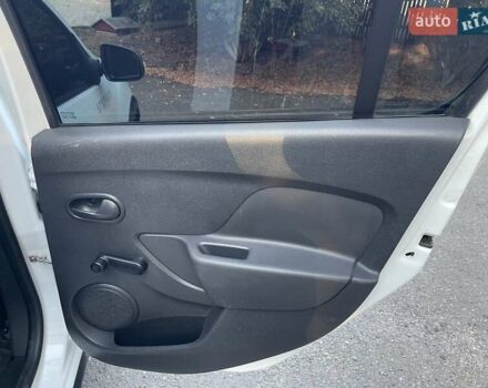Білий Рено Сандеро, об'ємом двигуна 1.46 л та пробігом 130 тис. км за 8999 $, фото 25 на Automoto.ua