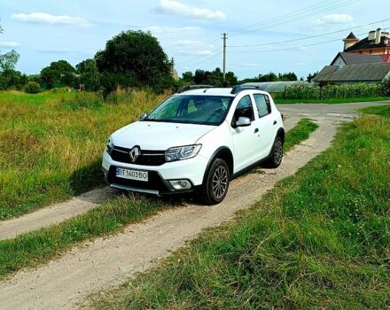 Белый Рено Сандеро, объемом двигателя 1.5 л и пробегом 79 тыс. км за 10510 $, фото 5 на Automoto.ua