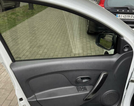 Белый Рено Сандеро, объемом двигателя 1.5 л и пробегом 227 тыс. км за 8800 $, фото 11 на Automoto.ua