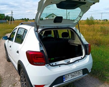 Белый Рено Сандеро, объемом двигателя 1.5 л и пробегом 79 тыс. км за 10510 $, фото 1 на Automoto.ua