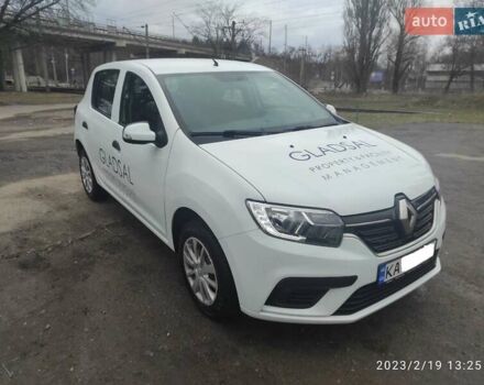 Белый Рено Сандеро, объемом двигателя 1 л и пробегом 66 тыс. км за 9500 $, фото 1 на Automoto.ua