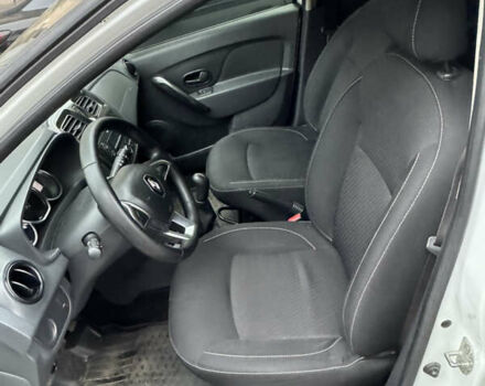 Белый Рено Сандеро, объемом двигателя 1.5 л и пробегом 227 тыс. км за 8800 $, фото 7 на Automoto.ua
