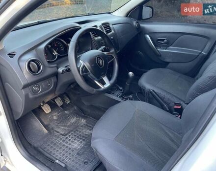 Білий Рено Сандеро, об'ємом двигуна 1.46 л та пробігом 130 тис. км за 8999 $, фото 19 на Automoto.ua