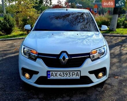 Білий Рено Сандеро, об'ємом двигуна 0.9 л та пробігом 13 тис. км за 9650 $, фото 1 на Automoto.ua