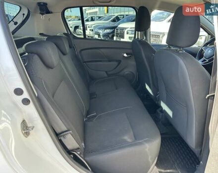 Белый Рено Сандеро, объемом двигателя 0.9 л и пробегом 106 тыс. км за 9300 $, фото 27 на Automoto.ua