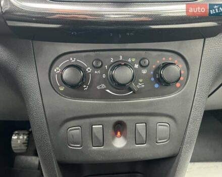 Рено Сандеро 2019 в Киеве на Automoto.ua Белый Рено Сандеро, объемом двигателя 1.46 л и пробегом 118 тыс. км за 9103 $, фото 22 на Automoto.ua