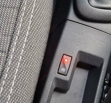 Білий Рено Сандеро, об'ємом двигуна 0.9 л та пробігом 13 тис. км за 9650 $, фото 57 на Automoto.ua