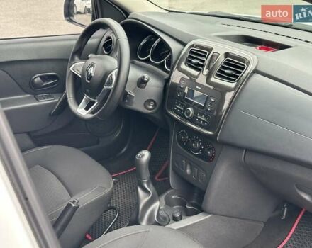 Белый Рено Сандеро, объемом двигателя 1 л и пробегом 168 тыс. км за 6290 $, фото 20 на Automoto.ua