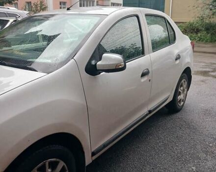Белый Рено Сандеро, объемом двигателя 1 л и пробегом 350 тыс. км за 4000 $, фото 2 на Automoto.ua