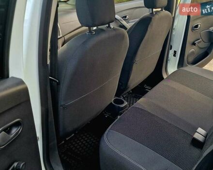 Білий Рено Сандеро, об'ємом двигуна 0.9 л та пробігом 13 тис. км за 9650 $, фото 50 на Automoto.ua