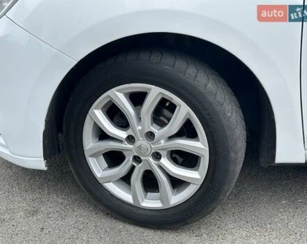 Белый Рено Сандеро, объемом двигателя 1 л и пробегом 168 тыс. км за 6290 $, фото 10 на Automoto.ua