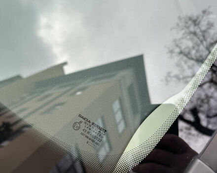 Белый Рено Сандеро, объемом двигателя 0.9 л и пробегом 102 тыс. км за 8800 $, фото 12 на Automoto.ua