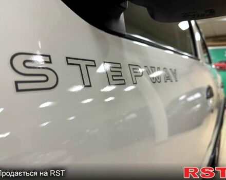 Белый Рено Сандеро, объемом двигателя 1.5 л и пробегом 136 тыс. км за 11000 $, фото 3 на Automoto.ua