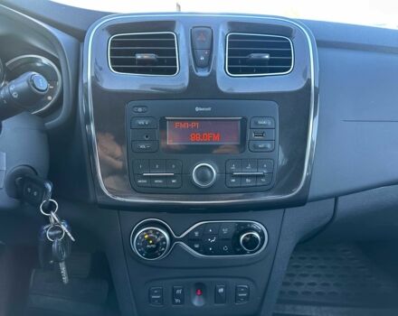 Белый Рено Сандеро, объемом двигателя 0.9 л и пробегом 106 тыс. км за 9300 $, фото 16 на Automoto.ua