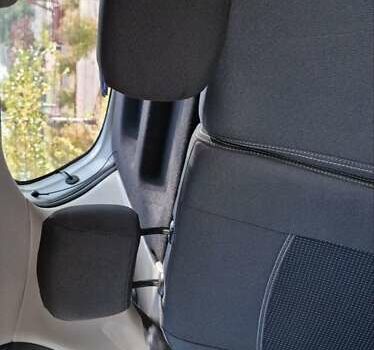 Білий Рено Сандеро, об'ємом двигуна 0.9 л та пробігом 13 тис. км за 9650 $, фото 65 на Automoto.ua