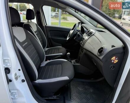 Белый Рено Сандеро, объемом двигателя 0.9 л и пробегом 71 тыс. км за 9300 $, фото 8 на Automoto.ua