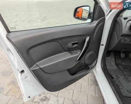 Рено Сандеро 2019 в Виннице на Automoto.ua Белый Рено Сандеро, объемом двигателя 1.46 л и пробегом 137 тыс. км за 8890 $, фото 19 на Automoto.ua
