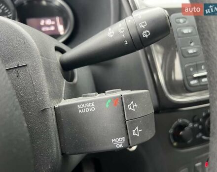 Рено Сандеро 2019 в Киеве на Automoto.ua Белый Рено Сандеро, объемом двигателя 1.46 л и пробегом 118 тыс. км за 9103 $, фото 24 на Automoto.ua