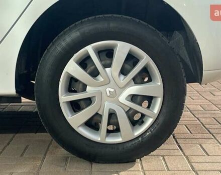 Білий Рено Сандеро, об'ємом двигуна 1.46 л та пробігом 80 тис. км за 8339 $, фото 14 на Automoto.ua