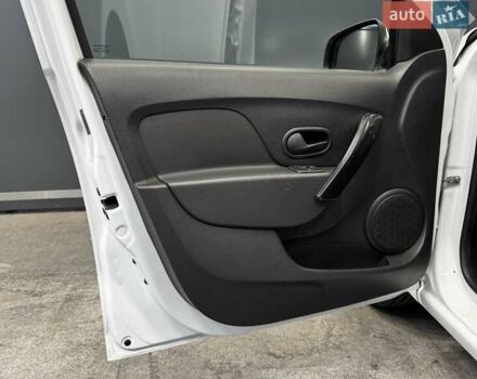 Белый Рено Сандеро, объемом двигателя 1.5 л и пробегом 73 тыс. км за 8500 $, фото 38 на Automoto.ua