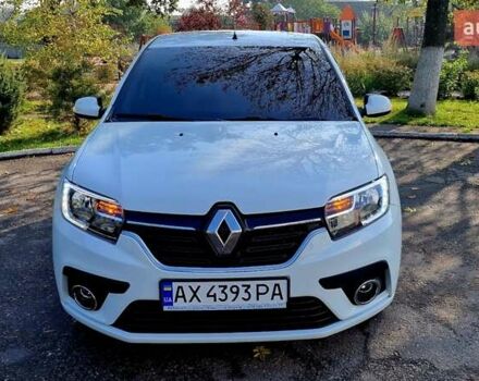 Белый Рено Сандеро, объемом двигателя 0.9 л и пробегом 13 тыс. км за 9870 $, фото 1 на Automoto.ua