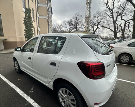 Белый Рено Сандеро, объемом двигателя 0.9 л и пробегом 102 тыс. км за 8800 $, фото 5 на Automoto.ua