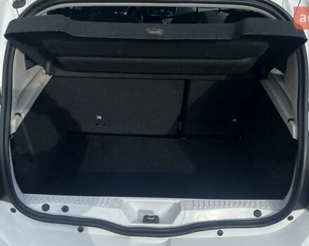 Білий Рено Сандеро, об'ємом двигуна 1.46 л та пробігом 80 тис. км за 8339 $, фото 9 на Automoto.ua