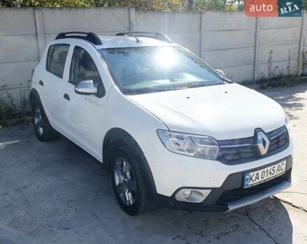 Рено Сандеро 2019 в Фастове на Automoto.ua Белый Рено Сандеро, объемом двигателя 0.9 л и пробегом 180 тыс. км за 9500 $, фото 3 на Automoto.ua