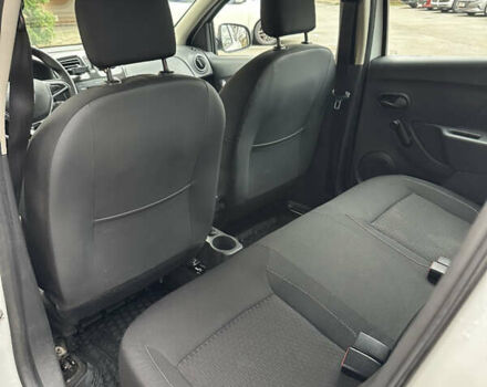 Белый Рено Сандеро, объемом двигателя 0.9 л и пробегом 102 тыс. км за 8800 $, фото 18 на Automoto.ua