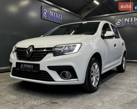 Белый Рено Сандеро, объемом двигателя 1.5 л и пробегом 73 тыс. км за 8500 $, фото 2 на Automoto.ua