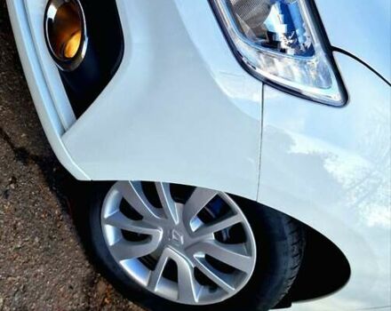 Білий Рено Сандеро, об'ємом двигуна 0.9 л та пробігом 13 тис. км за 9650 $, фото 25 на Automoto.ua