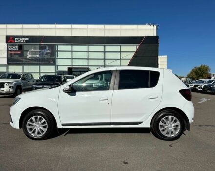 Белый Рено Сандеро, объемом двигателя 0.9 л и пробегом 106 тыс. км за 9300 $, фото 3 на Automoto.ua