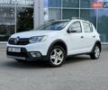 Белый Рено Сандеро, объемом двигателя 0.9 л и пробегом 71 тыс. км за 9300 $, фото 2 на Automoto.ua