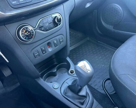 Белый Рено Сандеро, объемом двигателя 0.9 л и пробегом 106 тыс. км за 9300 $, фото 17 на Automoto.ua