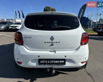 Белый Рено Сандеро, объемом двигателя 0.9 л и пробегом 106 тыс. км за 9300 $, фото 6 на Automoto.ua