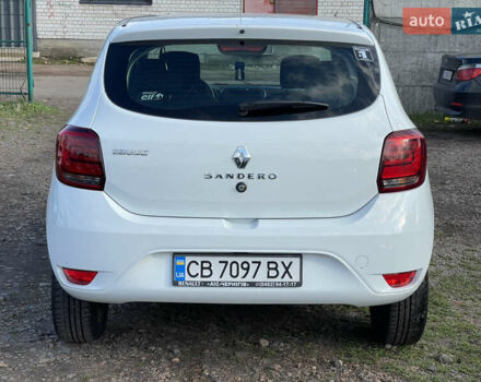 Белый Рено Сандеро, объемом двигателя 1 л и пробегом 31 тыс. км за 8900 $, фото 4 на Automoto.ua