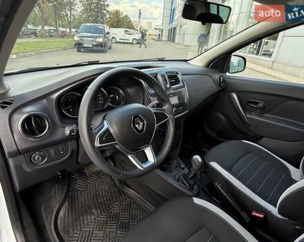 Белый Рено Сандеро, объемом двигателя 0.9 л и пробегом 71 тыс. км за 10400 $, фото 16 на Automoto.ua