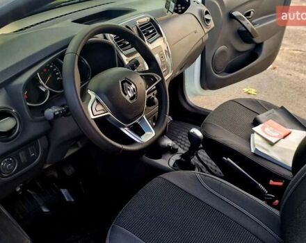 Білий Рено Сандеро, об'ємом двигуна 0.9 л та пробігом 13 тис. км за 9650 $, фото 49 на Automoto.ua