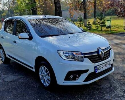 Белый Рено Сандеро, объемом двигателя 0.9 л и пробегом 13 тыс. км за 9870 $, фото 8 на Automoto.ua