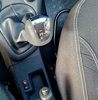 Білий Рено Сандеро, об'ємом двигуна 0.9 л та пробігом 13 тис. км за 9650 $, фото 54 на Automoto.ua