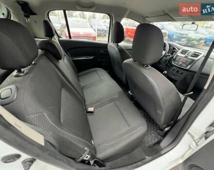 Рено Сандеро 2019 в Киеве на Automoto.ua Белый Рено Сандеро, объемом двигателя 1.46 л и пробегом 118 тыс. км за 9103 $, фото 16 на Automoto.ua