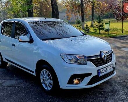 Белый Рено Сандеро, объемом двигателя 0.9 л и пробегом 13 тыс. км за 9870 $, фото 9 на Automoto.ua