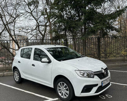 Белый Рено Сандеро, объемом двигателя 0.9 л и пробегом 102 тыс. км за 8800 $, фото 3 на Automoto.ua