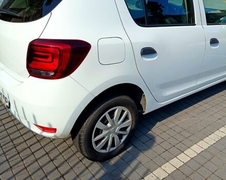 Белый Рено Сандеро, объемом двигателя 1 л и пробегом 75 тыс. км за 8500 $, фото 1 на Automoto.ua