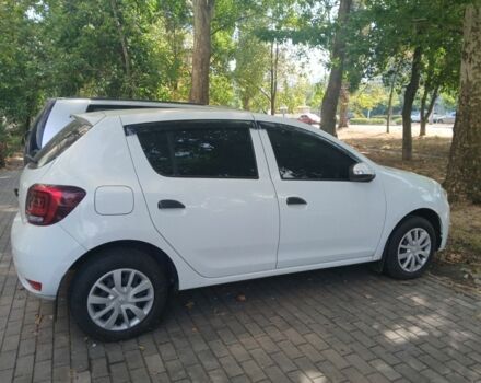 Белый Рено Сандеро, объемом двигателя 1 л и пробегом 13 тыс. км за 10500 $, фото 2 на Automoto.ua