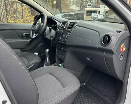 Белый Рено Сандеро, объемом двигателя 0.9 л и пробегом 102 тыс. км за 8800 $, фото 17 на Automoto.ua
