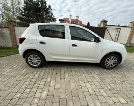 Белый Рено Сандеро, объемом двигателя 1 л и пробегом 62 тыс. км за 8700 $, фото 3 на Automoto.ua