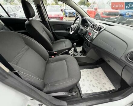 Рено Сандеро 2019 в Киеве на Automoto.ua Белый Рено Сандеро, объемом двигателя 1.46 л и пробегом 118 тыс. км за 9103 $, фото 17 на Automoto.ua